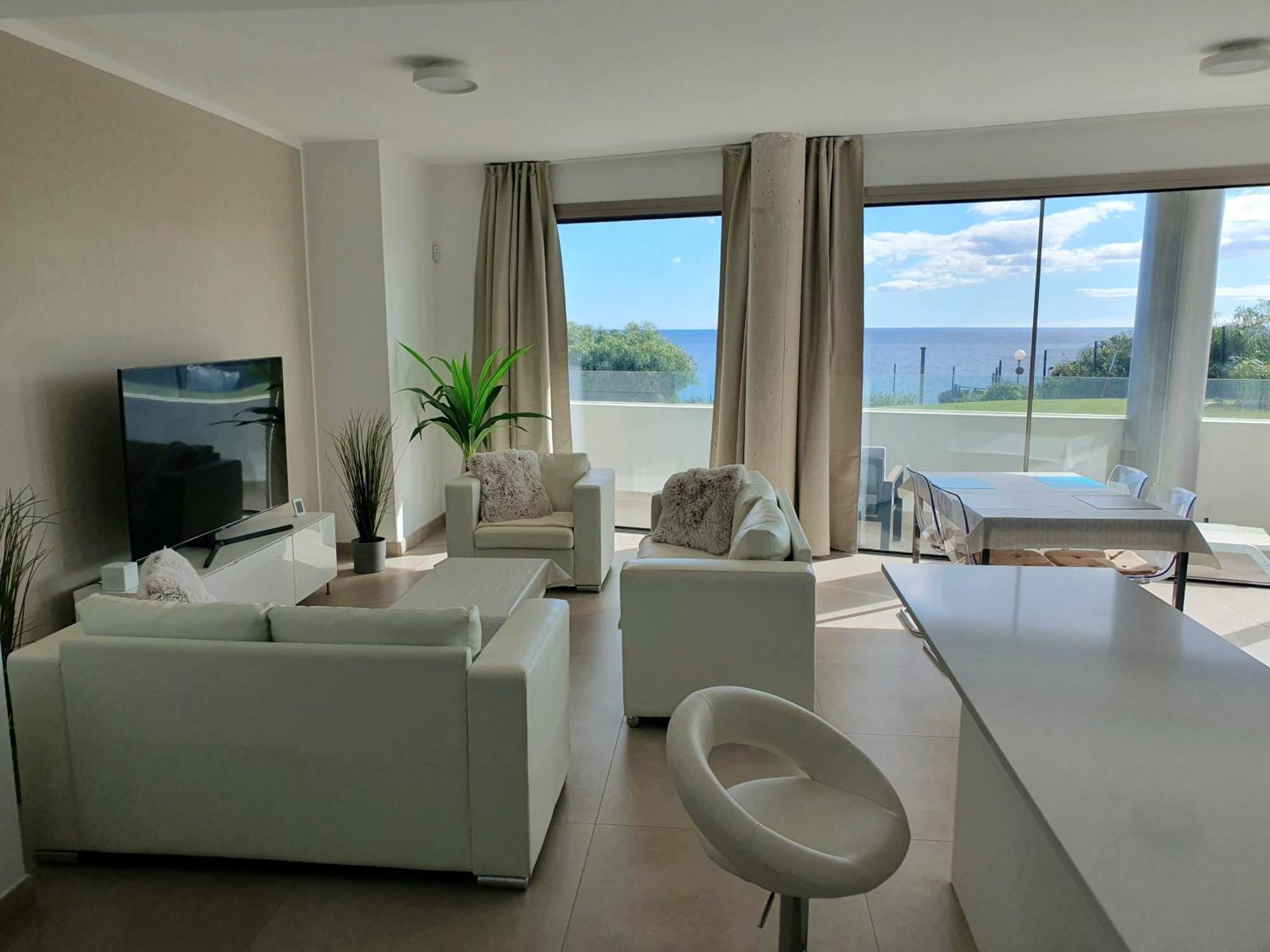 Luxury Beachfront Apartment With Pool, Sauna, Fitness And Gym In Province Malaga, Andalusia Mijas Exterior photo